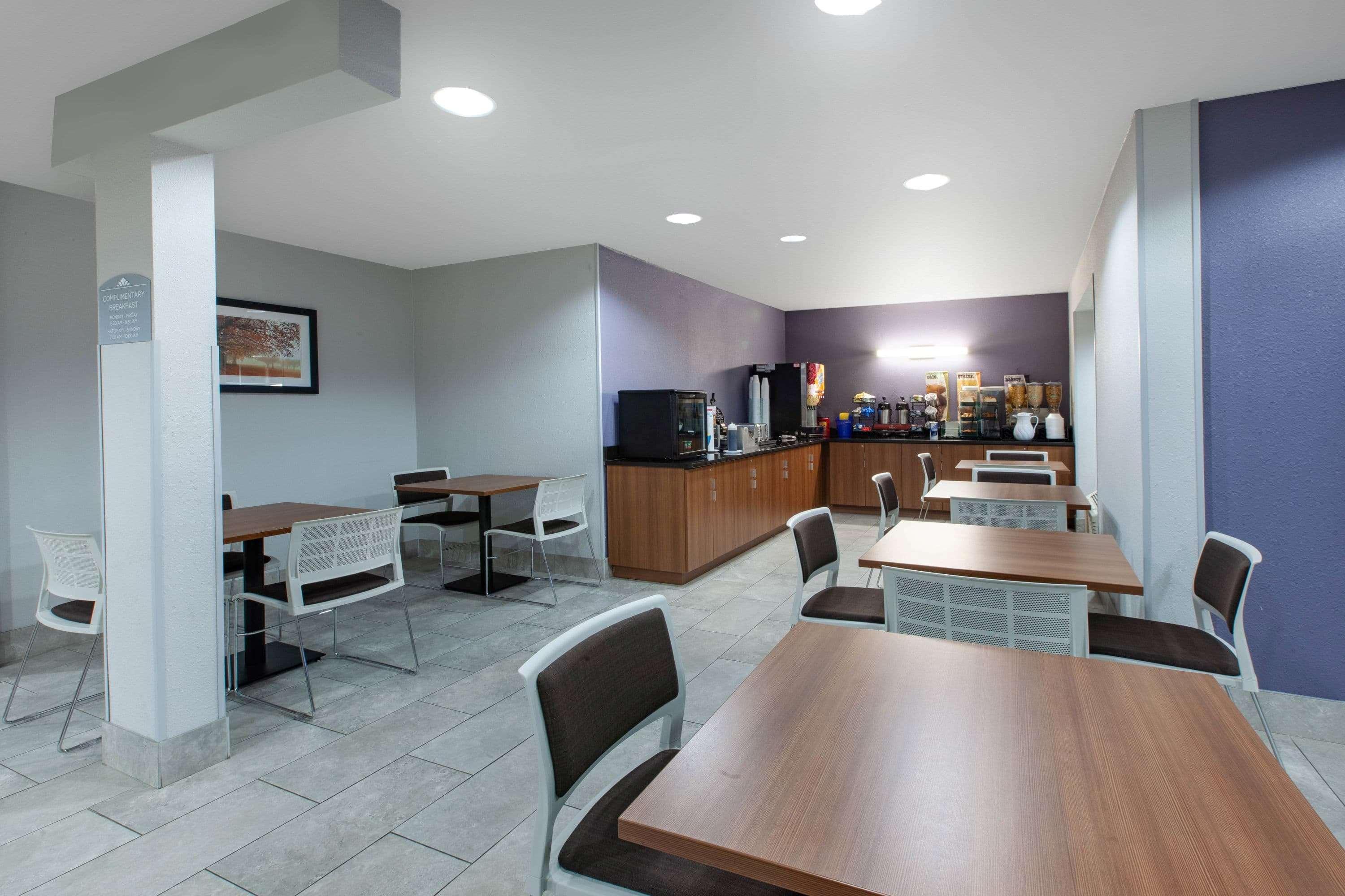 Microtel Inn & Suites By Wyndham Pittsburgh Airport Robinson Township  Exterior photo