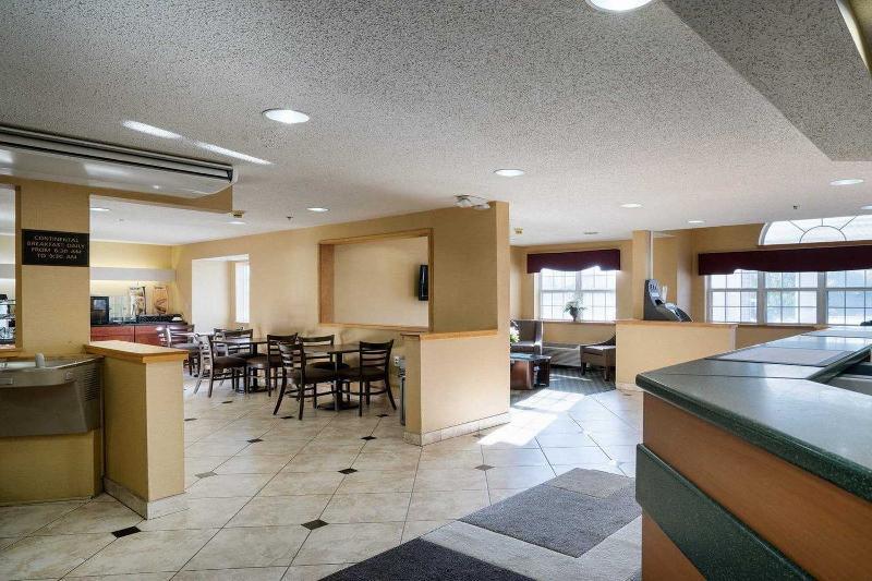 Microtel Inn & Suites By Wyndham Pittsburgh Airport Robinson Township  Exterior photo