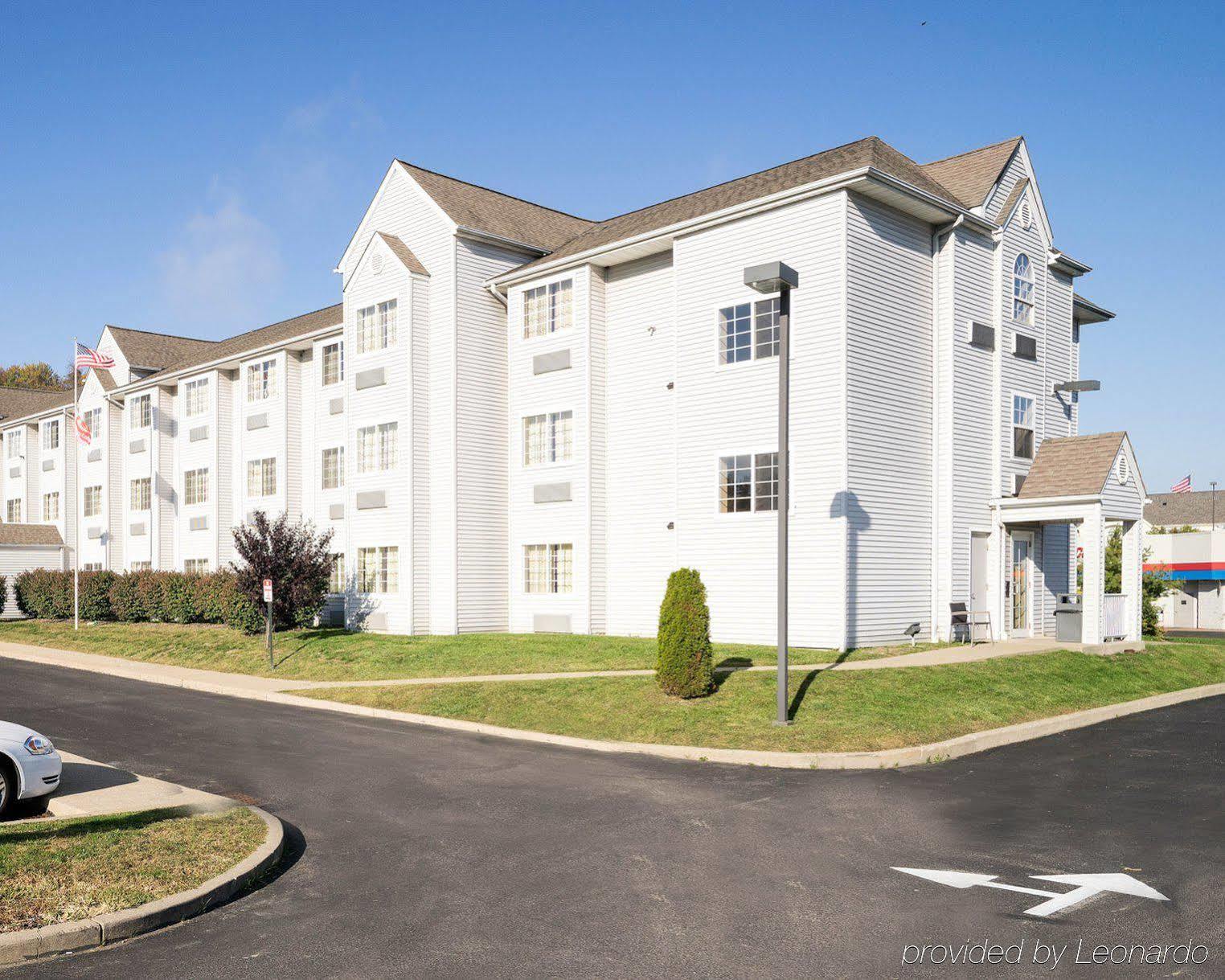 Microtel Inn & Suites By Wyndham Pittsburgh Airport Robinson Township  Exterior photo