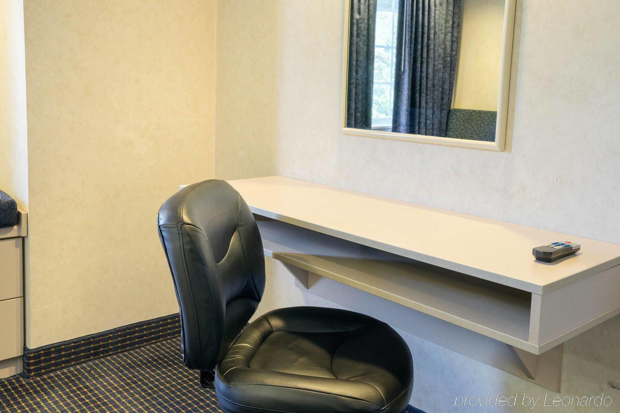 Microtel Inn & Suites By Wyndham Pittsburgh Airport Robinson Township  Exterior photo