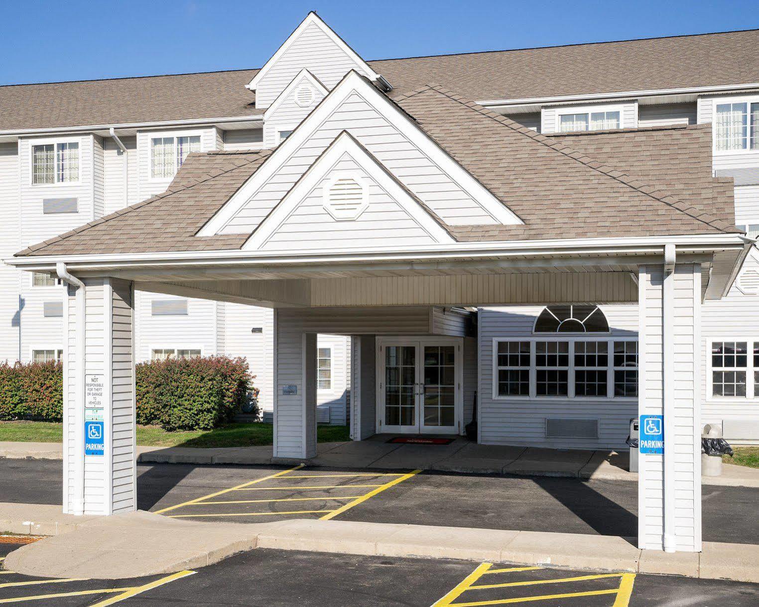 Microtel Inn & Suites By Wyndham Pittsburgh Airport Robinson Township  Exterior photo