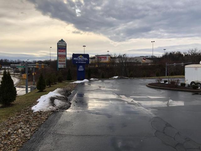 Microtel Inn & Suites By Wyndham Pittsburgh Airport Robinson Township  Exterior photo